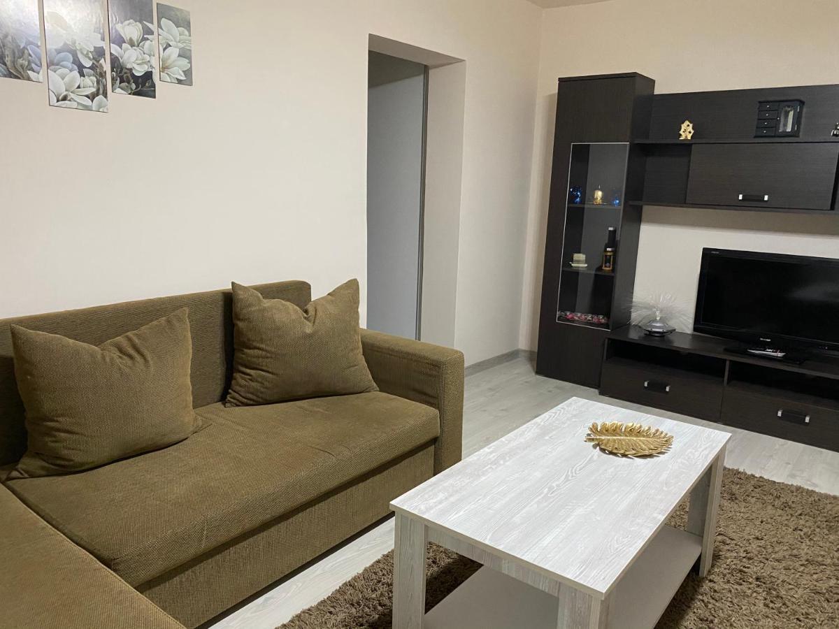 Sellada Apartament - Free Private Parking,Ac,Wi-Fi Carei Buitenkant foto
