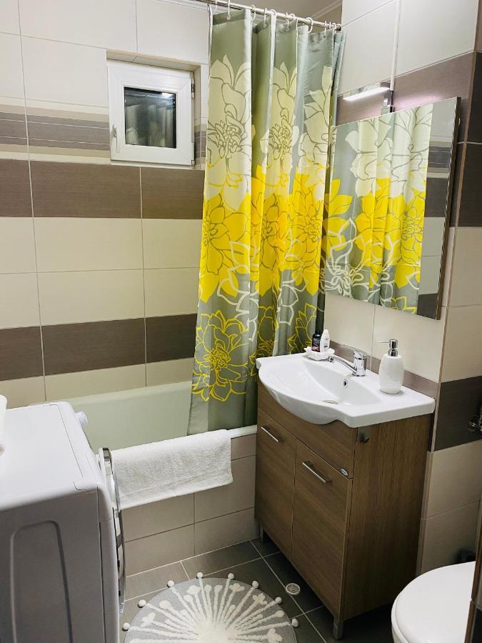 Sellada Apartament - Free Private Parking,Ac,Wi-Fi Carei Buitenkant foto