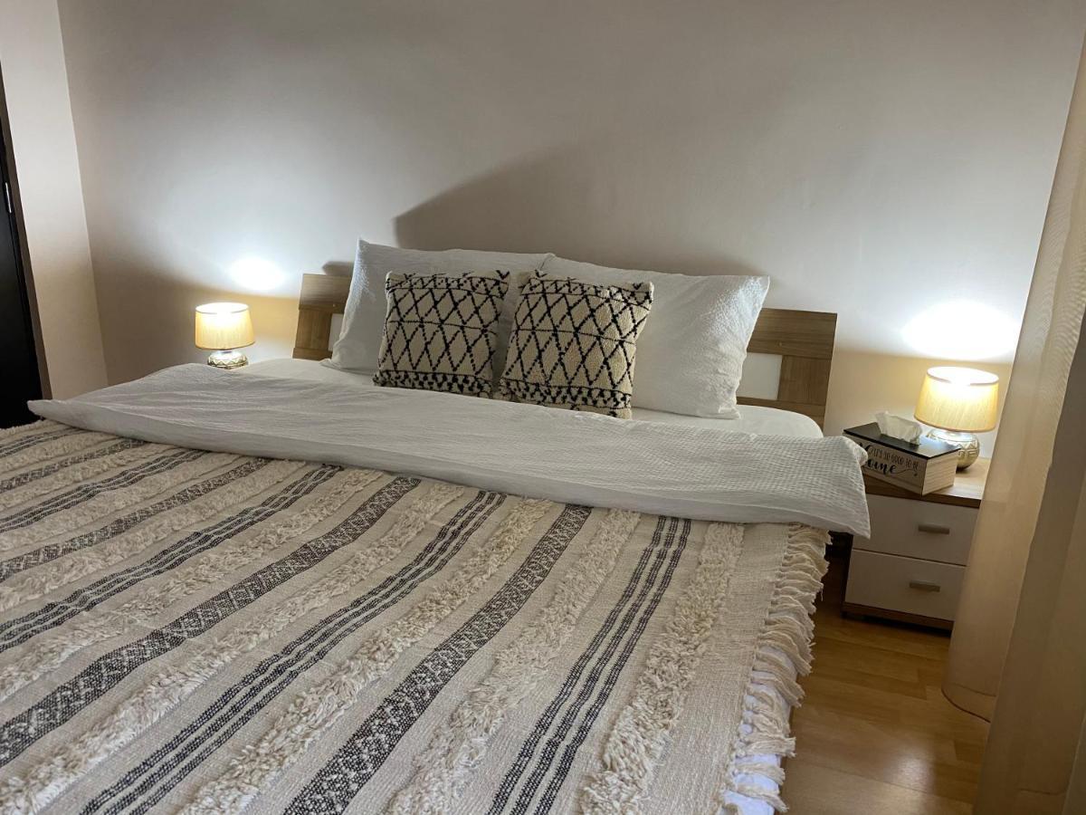 Sellada Apartament - Free Private Parking,Ac,Wi-Fi Carei Buitenkant foto