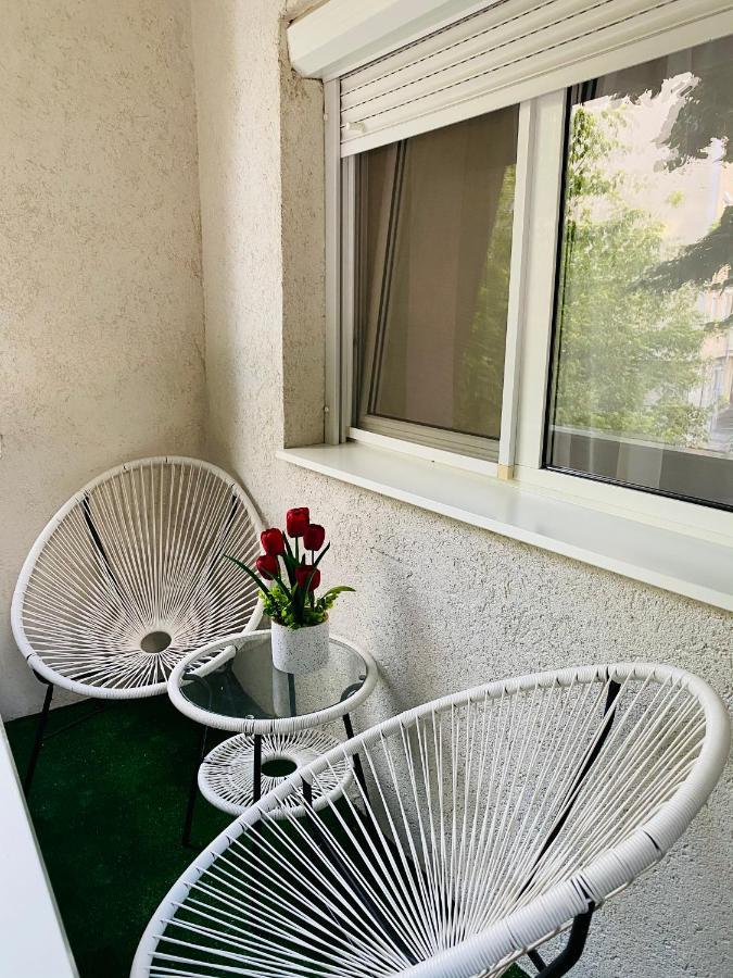 Sellada Apartament - Free Private Parking,Ac,Wi-Fi Carei Buitenkant foto