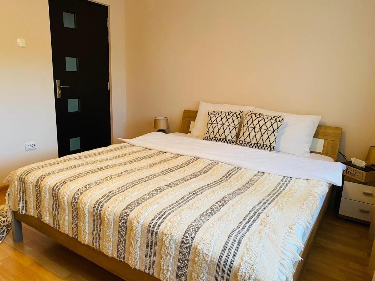 Sellada Apartament - Free Private Parking,Ac,Wi-Fi Carei Buitenkant foto