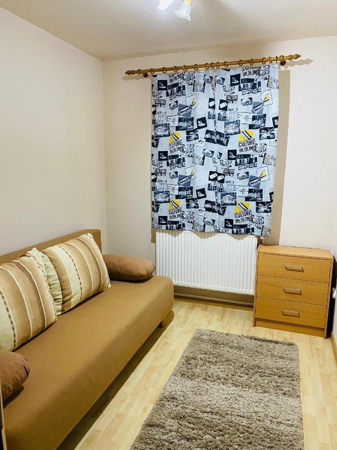 Sellada Apartament - Free Private Parking,Ac,Wi-Fi Carei Buitenkant foto