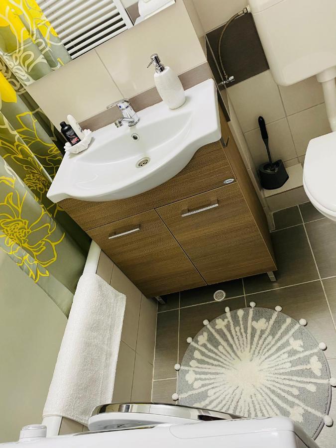 Sellada Apartament - Free Private Parking,Ac,Wi-Fi Carei Buitenkant foto