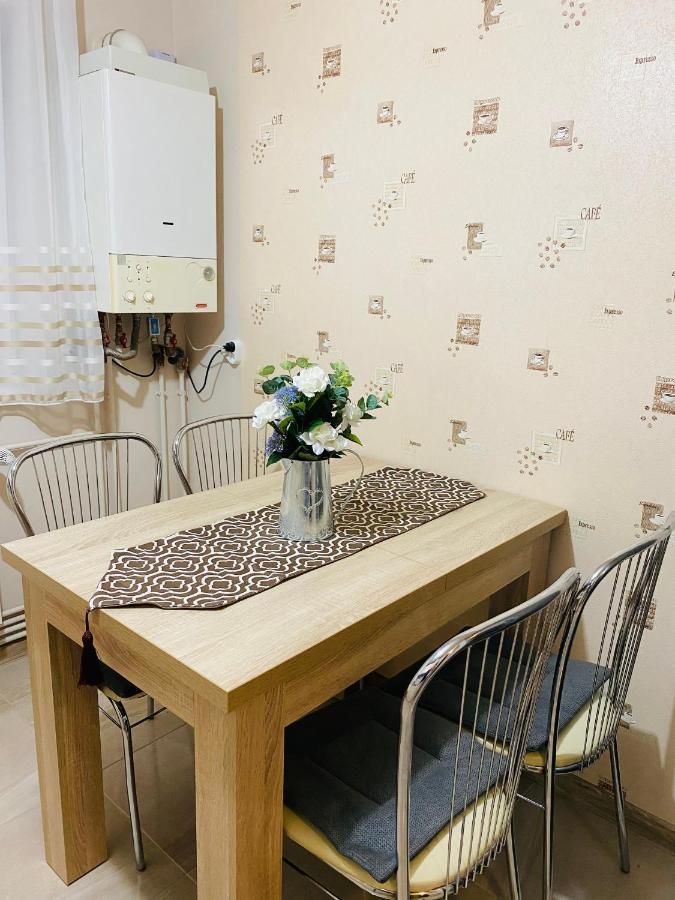 Sellada Apartament - Free Private Parking,Ac,Wi-Fi Carei Buitenkant foto