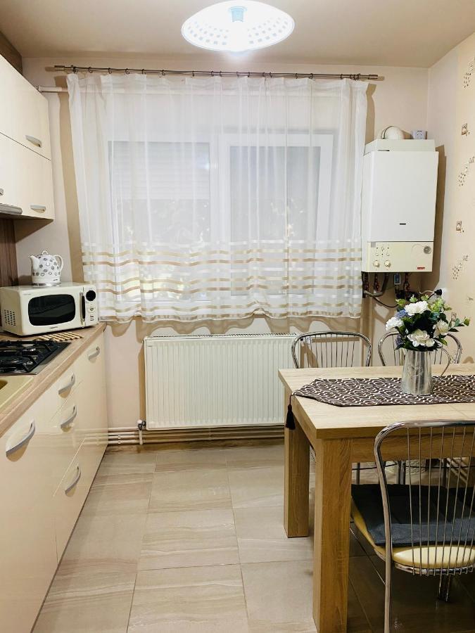Sellada Apartament - Free Private Parking,Ac,Wi-Fi Carei Buitenkant foto